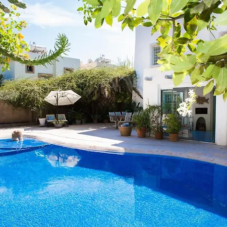 Important Group Bd461 5 Bedroomed Villa *