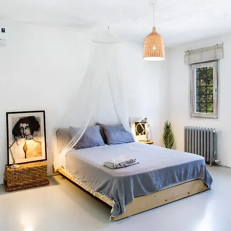 Important Group Bd461 5 Bedroomed Villa *